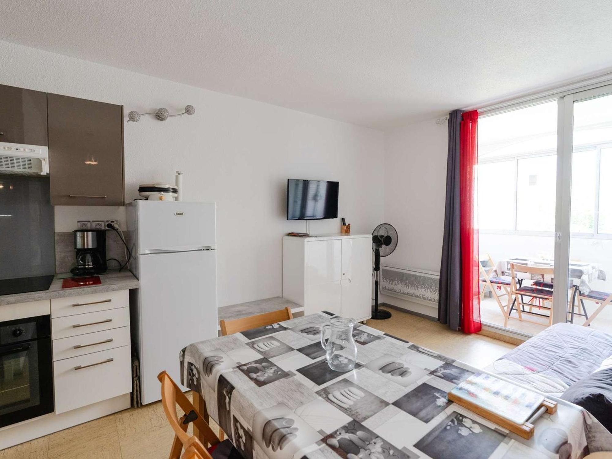 T2 Avec Loggia, 4 Couchages, Proche Et Commerces, Narbonne-plage - Fr-1-409-128 Apartment